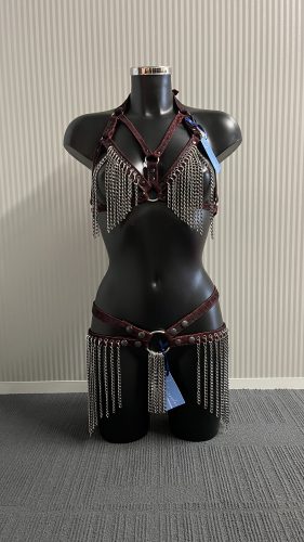 Rood leer met kettingen set Bizonder